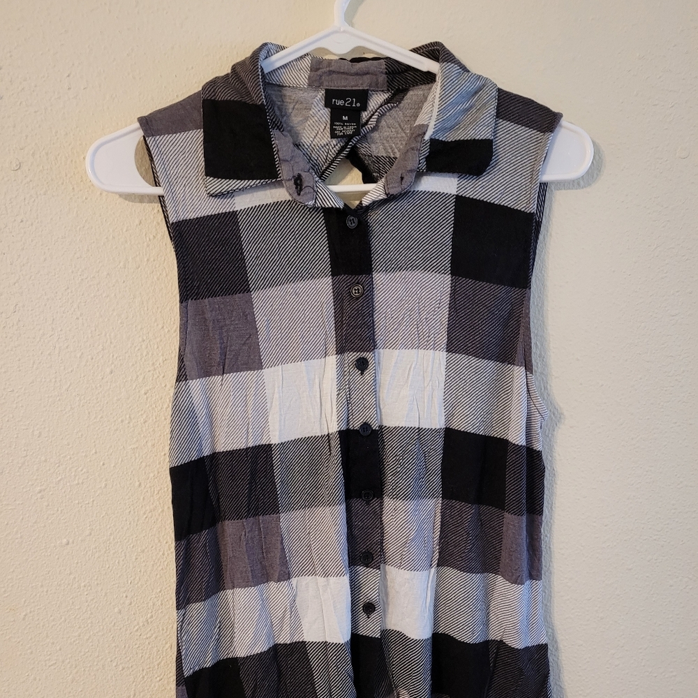 🌕 Women's Button-up Tank Top
